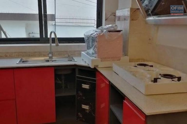 A louer des appartements T4 dans une r&eacute;sidence s&eacute;curis&eacute;e &agrave; IMERINAFOVOANY. Contact Mr Jacky