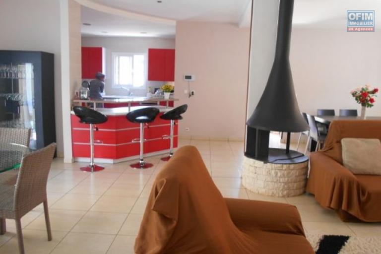 Une villa F6 avec piscine chauff&eacute;e &agrave; Betongolo