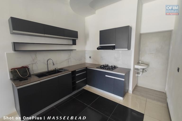 &agrave; louer appartement T3 neuve sur andrononobe analamahitsy contact Mr Jacky