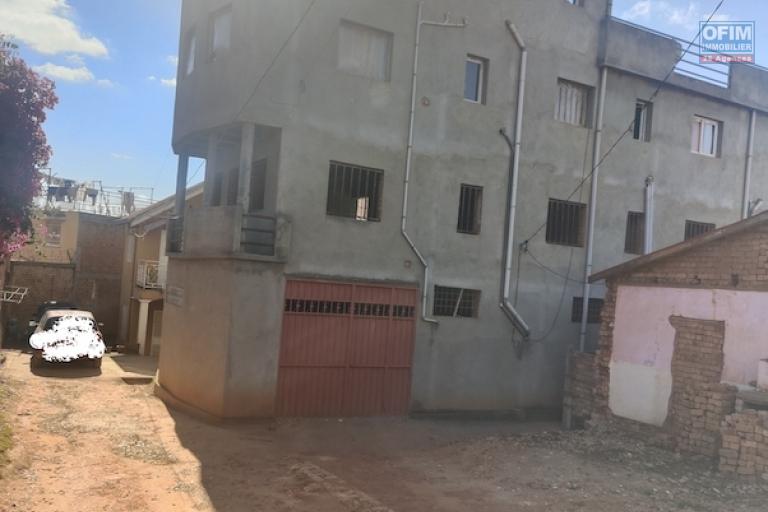 A vendre immeuble R+3 &agrave; finir sur Talatamaty