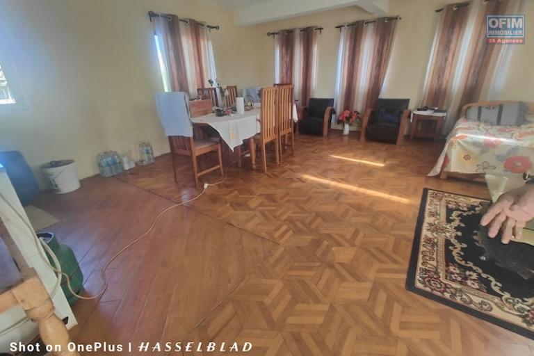 A vendre immeuble R+3 &agrave; finir sur Talatamaty