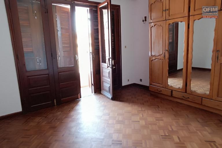A LOUER une maison F5 avec parking &agrave; Tsimbazaza
