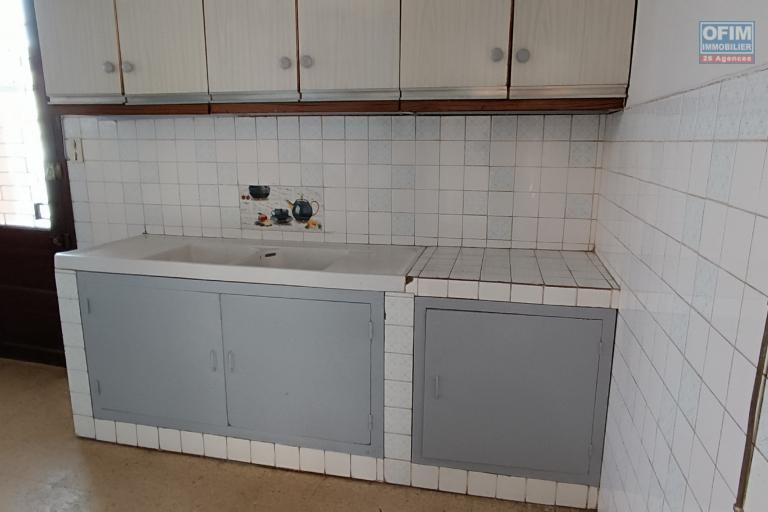 A LOUER une maison F5 avec parking &agrave; Tsimbazaza