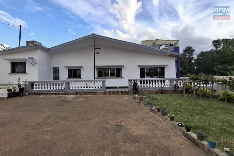 A vendre, grande villa F6 sur 1000 m2 de terrain dans le quartier r&eacute;sidentiel d'Anosy Avaratra- Antananarivo