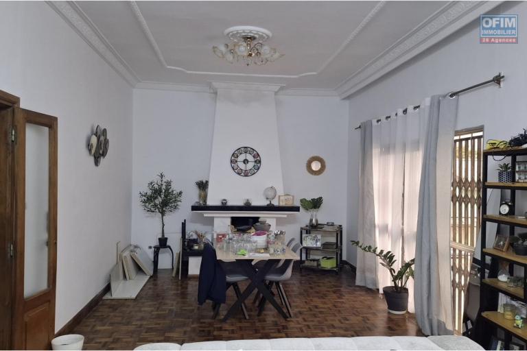 A vendre, grande villa F6 sur 1000 m2 de terrain dans le quartier r&eacute;sidentiel d'Anosy Avaratra- Antananarivo