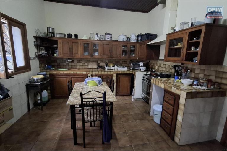 A vendre, grande villa F6 sur 1000 m2 de terrain dans le quartier r&eacute;sidentiel d'Anosy Avaratra- Antananarivo