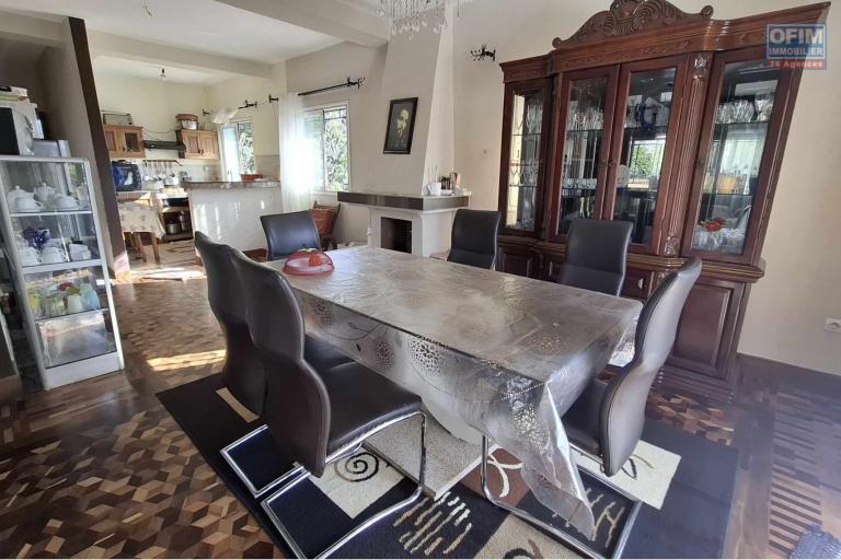 A vendre. B&acirc;timent en R+3 sur 870 m2 de terrain &agrave; Anosy Avaratra - Antananarivo