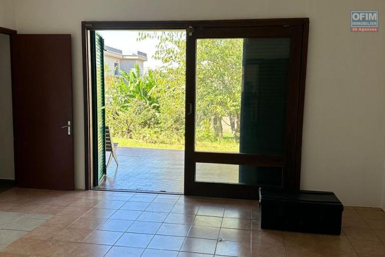 A vendre,une rare propri&eacute;te de 1841 m2 dans le quartier r&eacute;sidentiel d'Androhibe Antananarivo