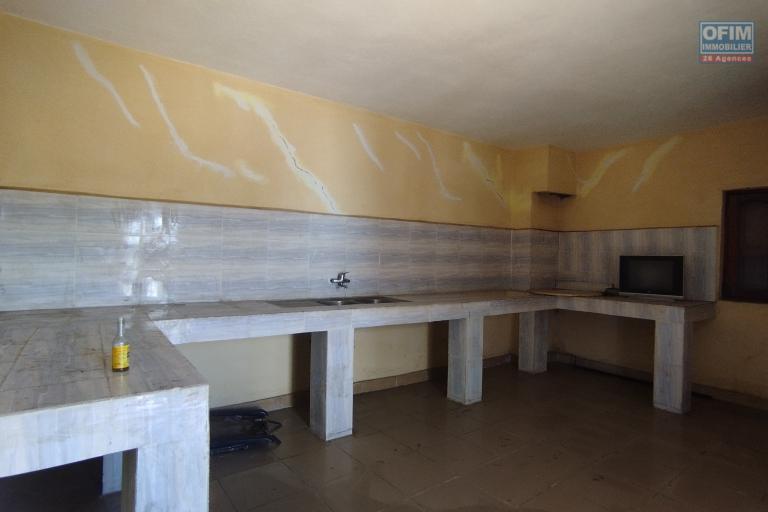 A louer, un grand appartement de 150 m2 au 4 &egrave;me &eacute;tage &agrave; Andrefan'ambohijanahary Antananarivo