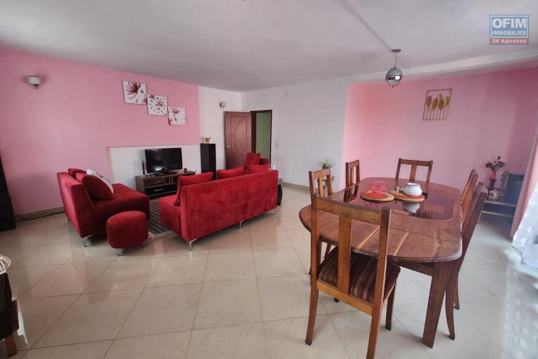 LOYER EN BAISSE - Superbe Duplex meubl&eacute; et &eacute;quip&eacute; T4 &agrave; Amboavahy Andranomena.