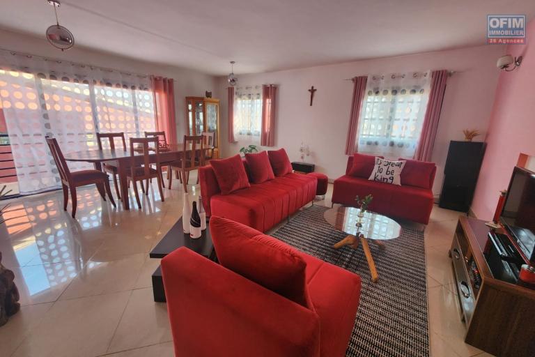 LOYER EN BAISSE - Superbe Duplex meubl&eacute; et &eacute;quip&eacute; T4 &agrave; Amboavahy Andranomena.