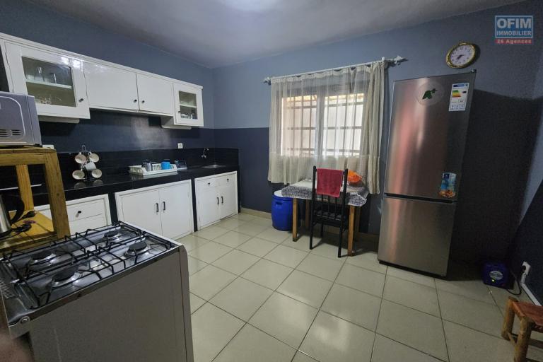 LOYER EN BAISSE - Superbe Duplex meubl&eacute; et &eacute;quip&eacute; T4 &agrave; Amboavahy Andranomena.