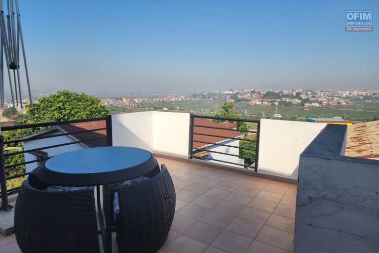 LOYER EN BAISSE - Superbe Duplex meubl&eacute; et &eacute;quip&eacute; T4 &agrave; Amboavahy Andranomena.