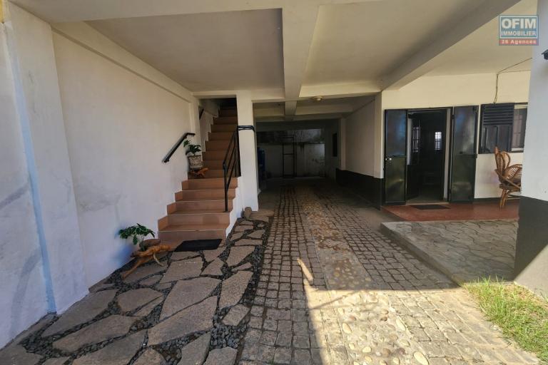 LOYER EN BAISSE - Superbe Duplex meubl&eacute; et &eacute;quip&eacute; T4 &agrave; Amboavahy Andranomena.