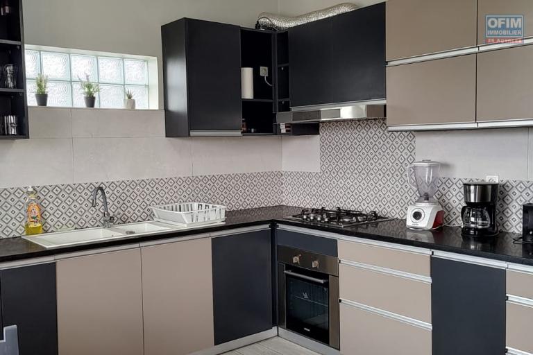 Un appartement T3 meubl&eacute; &agrave; Soavimbahoaka