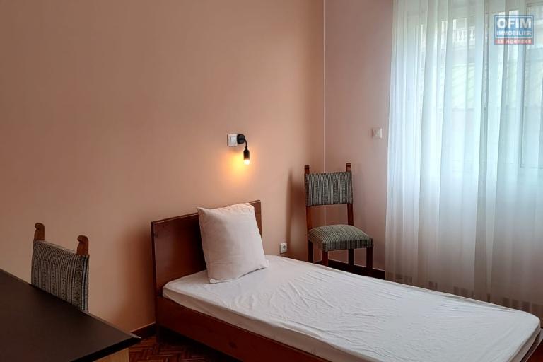 Un appartement T3 meubl&eacute; &agrave; Soavimbahoaka