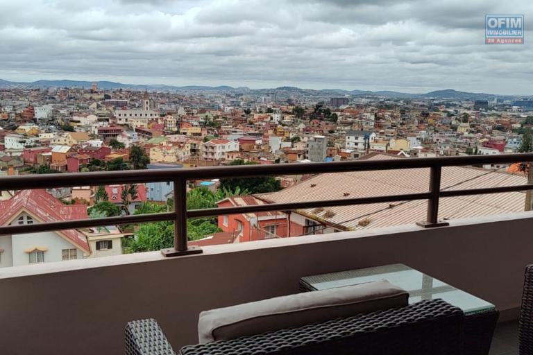 Un appartement T3 meubl&eacute; &agrave; Soavimbahoaka