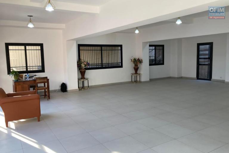Un local de 125m2 &agrave; Behoririka
