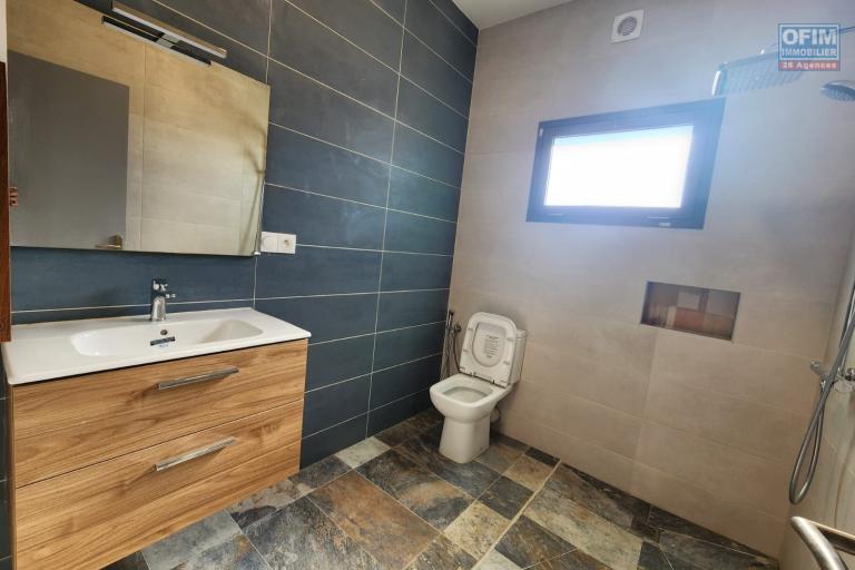 &Agrave; louer - APPARTEMENT NEUF T4 DE STANDING SITU&Eacute; &Agrave; TANJONDAVA TALATAMATY. (NON DISPONIBLE)