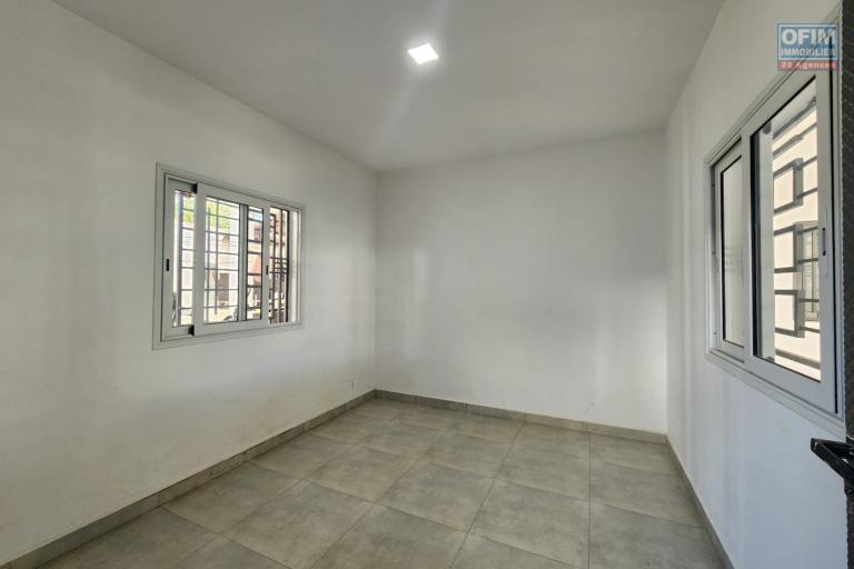 &Agrave; louer - APPARTEMENT NEUF T4 DE STANDING SITU&Eacute; &Agrave; TANJONDAVA TALATAMATY
