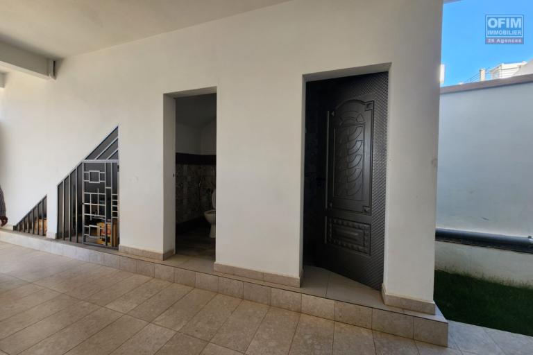 &Agrave; louer - APPARTEMENT NEUF T4 DE STANDING SITU&Eacute; &Agrave; TANJONDAVA TALATAMATY