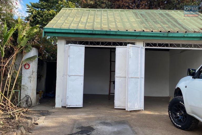 Une villa F6 tout pr&egrave;s du Lyc&eacute;e Fran&ccedil;ais &agrave; Ambatobe