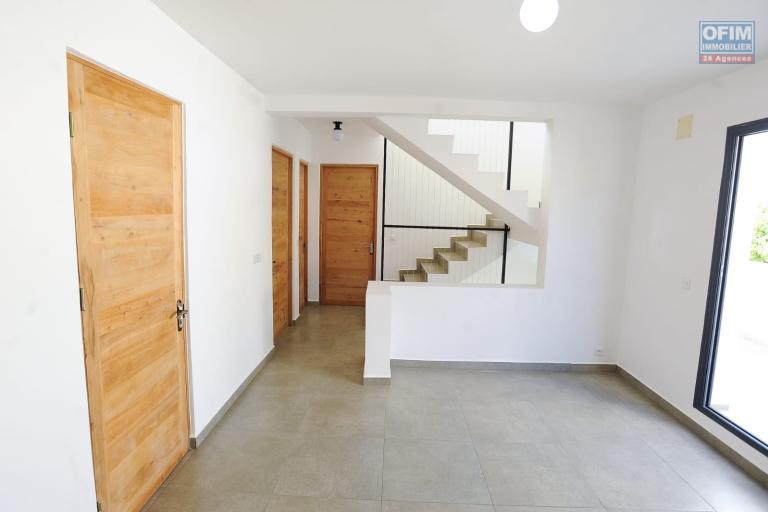Vente d'un villa F4 neuve d'architecture moderne sur un terrain de 1 259 m2 &agrave; Ilafy Antsapandrano