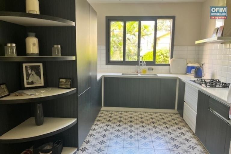 Une villa F3 meubl&eacute;e &agrave; Mhatony Tsarasaotra