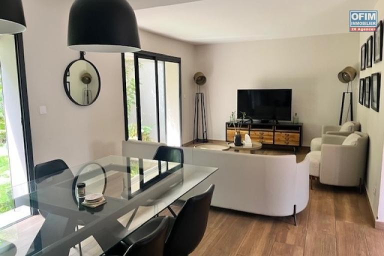 Une villa F3 meubl&eacute;e &agrave; Mhatony Tsarasaotra