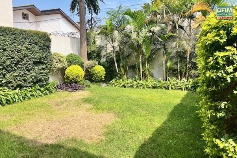 Une villa F3 meubl&eacute;e &agrave; Mhatony Tsarasaotra