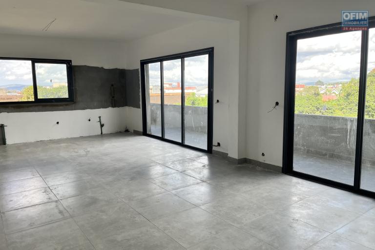 Vente d'un appartement T4 de 150m2 proche des commodit&eacute;s &agrave; Talatamaty