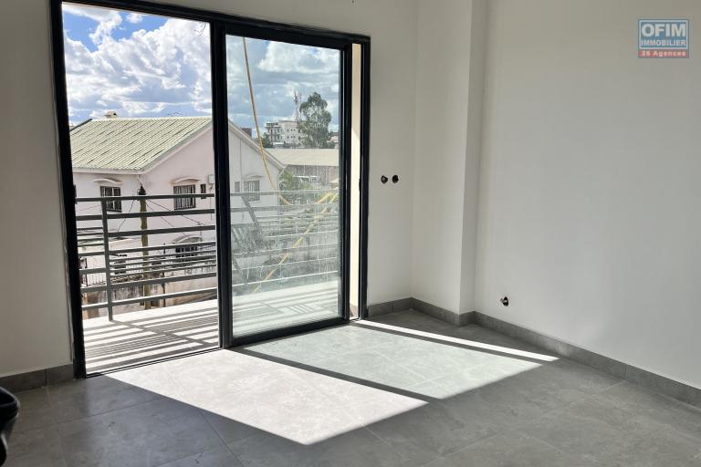 Vente des appartements T3 neufs proche des commodit&eacute;s &agrave; Talatamaty