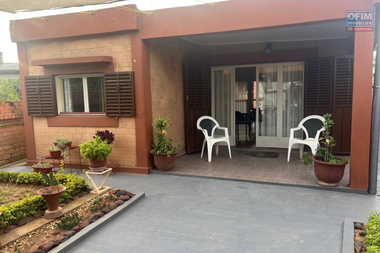 &Agrave; LOUER &ndash; Coquette Villa Meubl&eacute;e &agrave; Ambolokandrina