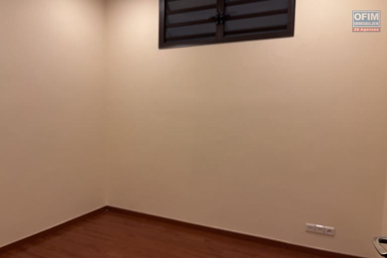 Un appartement T4 dans une r&eacute;sidence s&eacute;curis&eacute;e &agrave; Androhibe