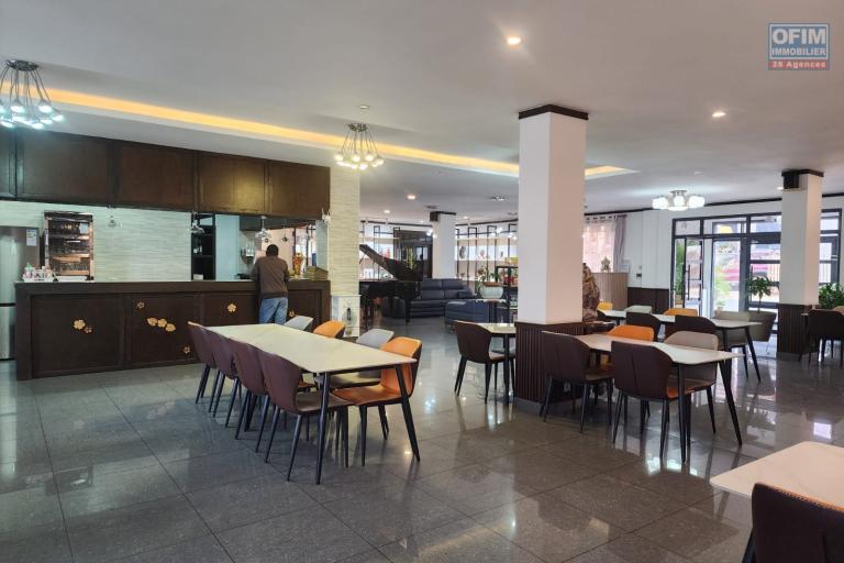 A vendre complexe immobilier restaurant, h&ocirc;tel, usine, bureaux &agrave; fort potentiel commercial &agrave; Talatamaty, bord de route principale et proximit&eacute; imm&eacute;diate de la nouvelle rocade de l'A&eacute;roport int&eacute;rnational Ivato