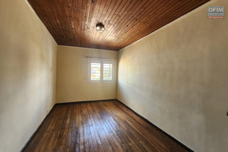 A louer un appartement en duplex de type T3 &agrave; Mandrosoa Ivato