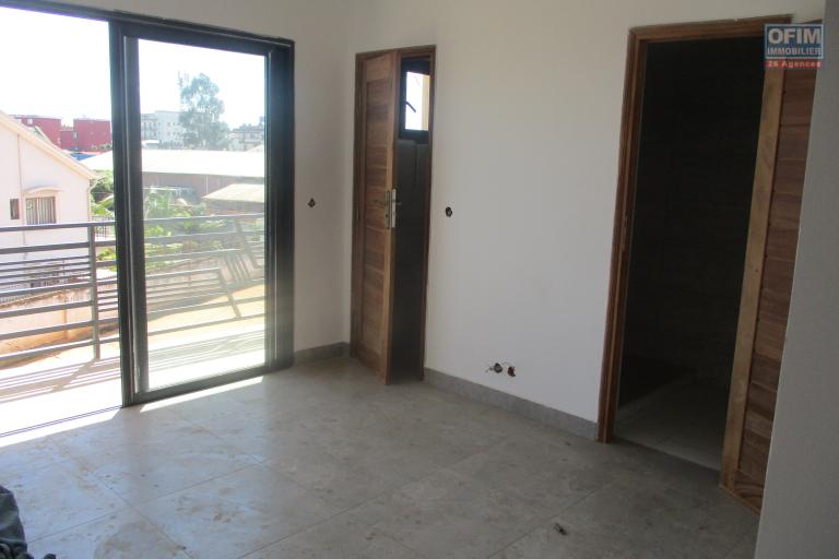 &Agrave; vendre un appartement neuf de type T3 avec vue panoramique &agrave; Talatamaty
