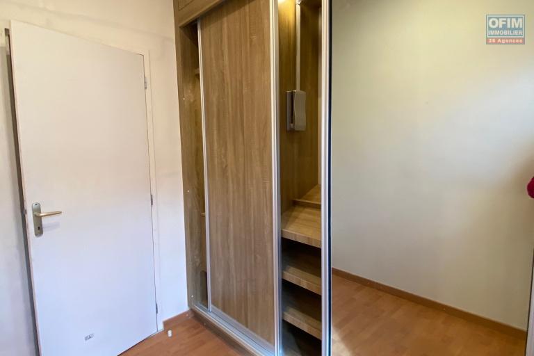 A louer un appartement T3 meubl&eacute; et s&eacute;curis&eacute; &agrave; Antsahavola