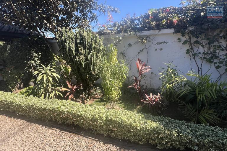 A vendre charmante maison avec grand jardin à Amborompotsy, Baisse de prix!