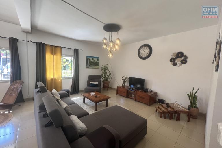 A vendre charmante maison avec grand jardin à Amborompotsy, Baisse de prix!