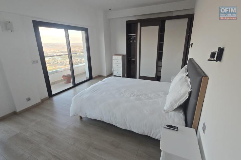 Un appartement T3 meubl&eacute; s&eacute;curis&eacute; sur la haute ville &agrave; Ambohipotsy