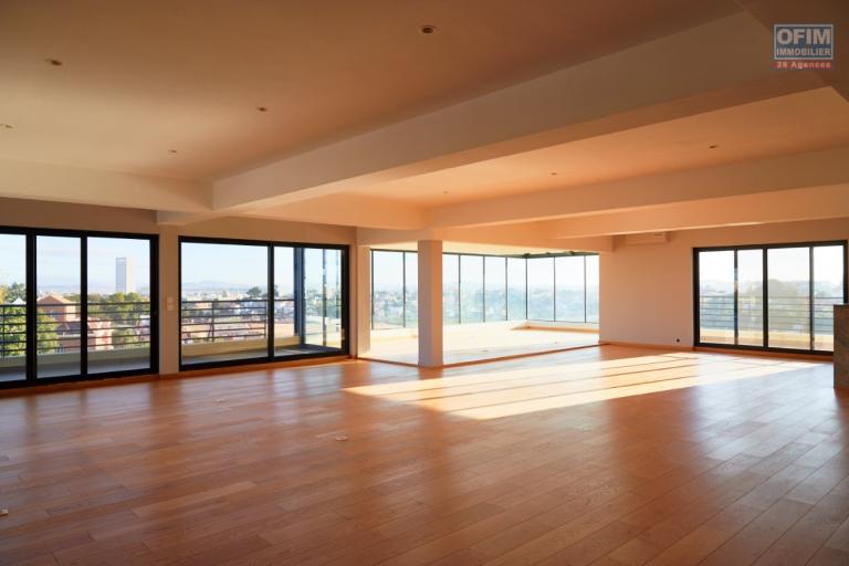 A louer un appartement T3 avec une vue sur massay Ivandry