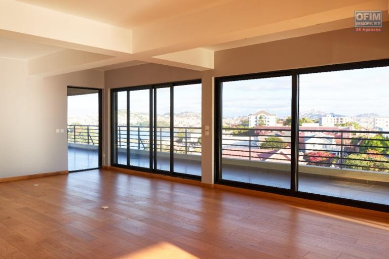 A louer un appartement T3 avec une vue sur massay Ivandry