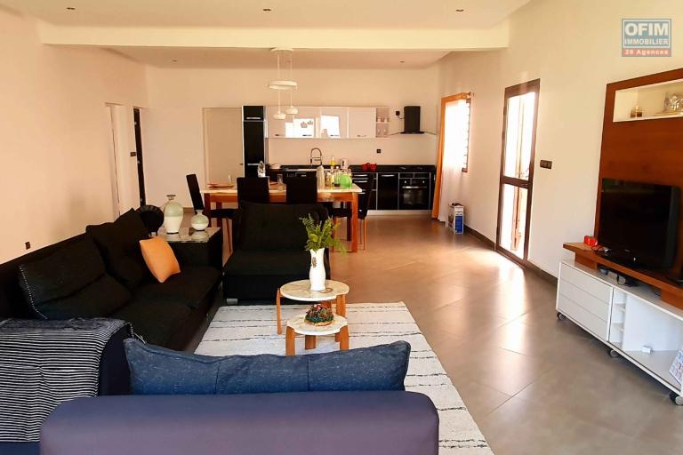À LOUER – Superbe appartement meublé de haut standing à Ambohinambo