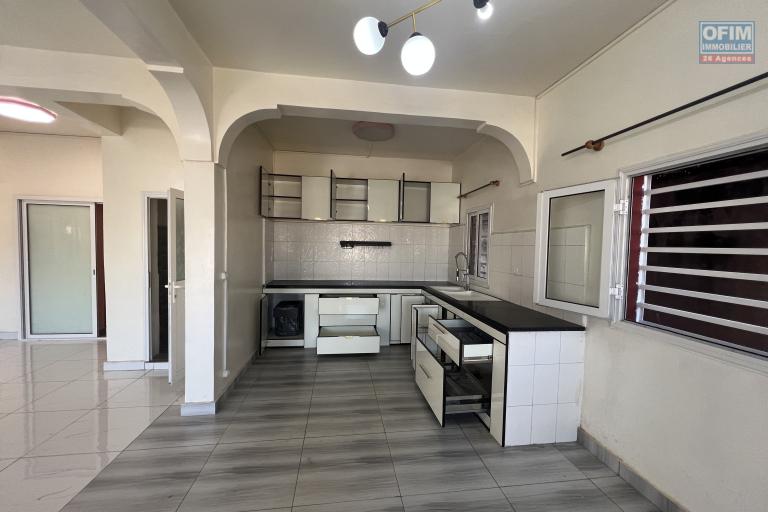 &Agrave; LOUER &ndash; Villa neuve en duplex &agrave; Imerimanjaka Ambohijanaka. PRIX EN BAISSE