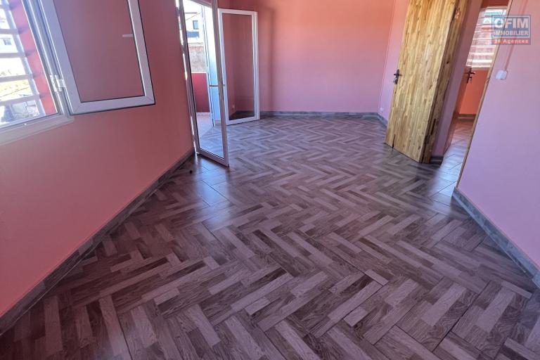 &Agrave; LOUER &ndash; Villa neuve en duplex &agrave; Imerimanjaka Ambohijanaka. PRIX EN BAISSE