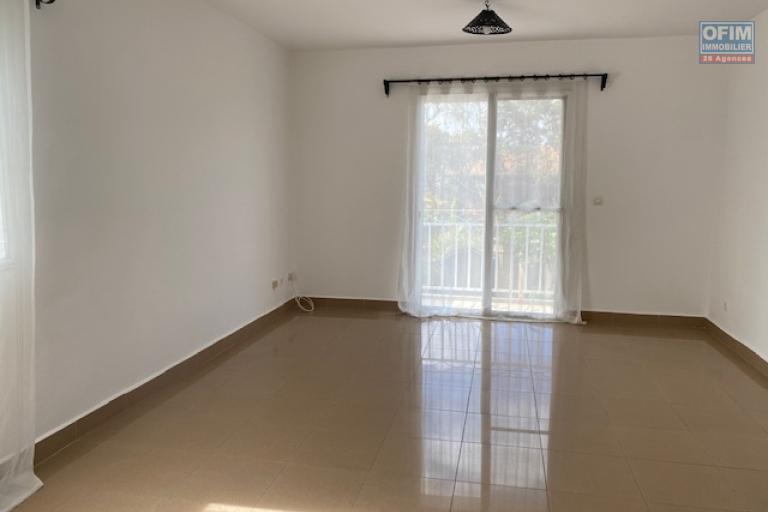 Un appartement T3 s&eacute;curis&eacute; &agrave; Mahatony Ivandry