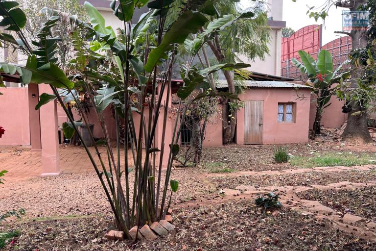 Une villa meubl&eacute;e F5 tout pr&egrave;s du Lyc&eacute;e Fran&ccedil;ais et leader Price &agrave; Ambatobe