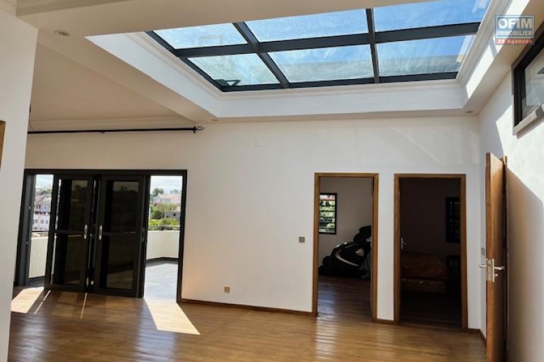 Trois villas neuves en copropri&eacute;t&eacute; avec une piscine &agrave; Ambatobe