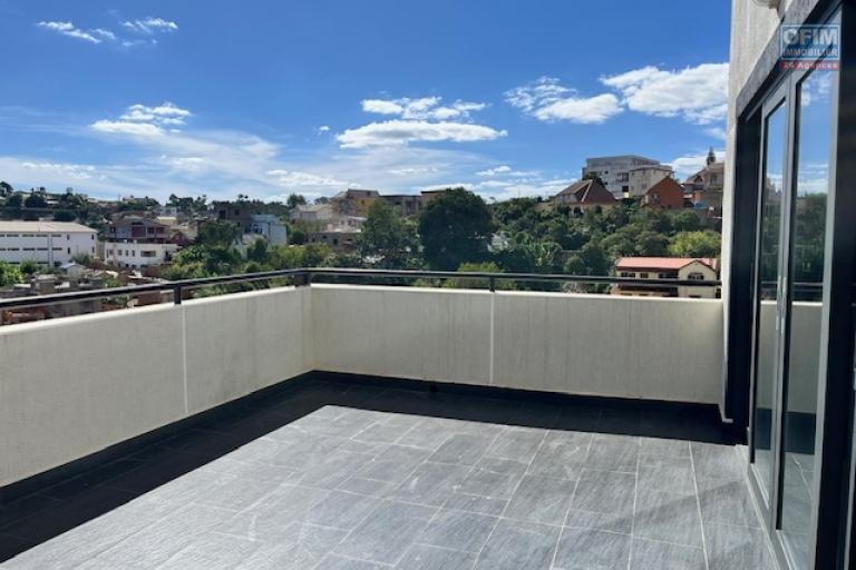 Trois villas neuves en copropri&eacute;t&eacute; avec une piscine &agrave; Ambatobe